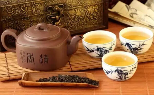 喝茶健康又消暑，何必喝伤人的碳酸饮料？