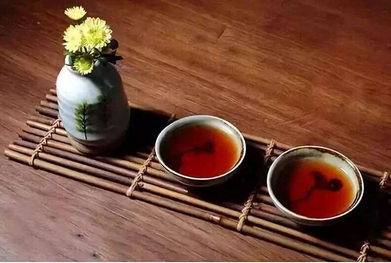 三千世界与你相逢，我在泡茶你来喝茶