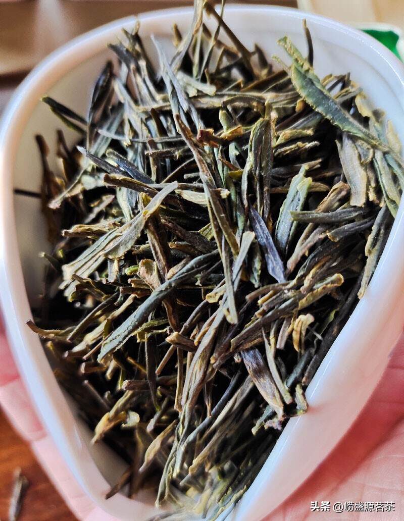 来几款崂山头胚大田扁茶给您看看