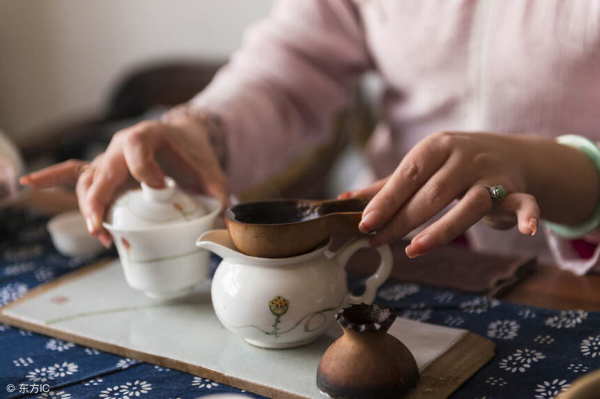 为什么不同的茶要选用不同的茶具来冲泡呢？让茶妹来告诉你