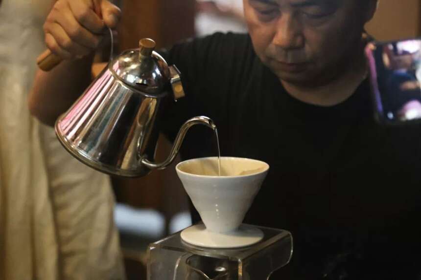 谷雨全民饮茶日，茶与咖啡的大众化