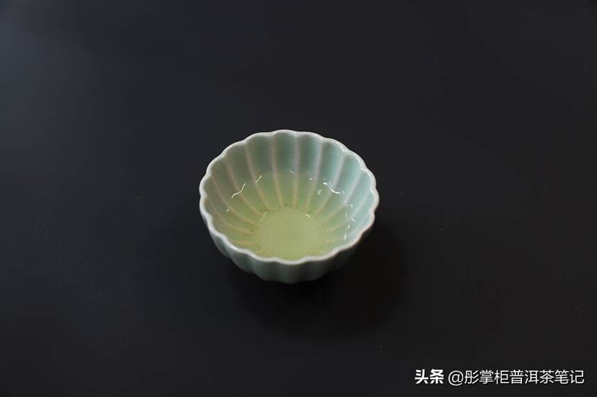 开汤品鉴手撕饼“浓”：鲜爽浓酽，有米汤感