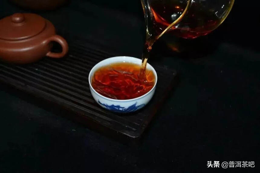 「答疑解惑」都是泡茶，为啥只有你把上千元的茶泡成了100元？