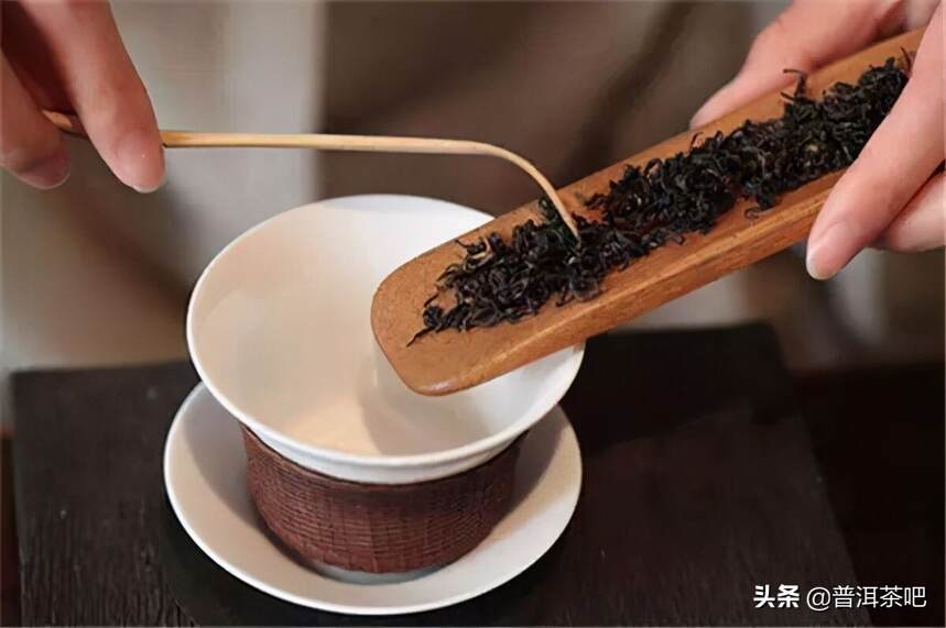 冲泡生茶、老茶、熟茶、散茶各不相同