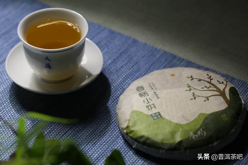 2019年普洱茶吧《春畅小饼》勐海生茶