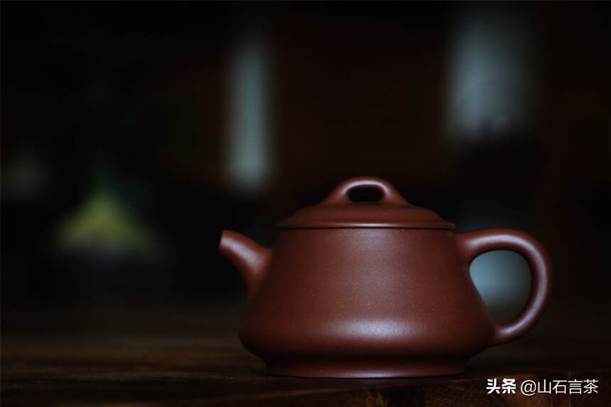 一器成名只为茗，悦来客满是茶香