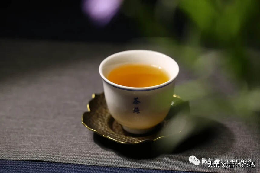 等一杯茶，她会给你最温柔的抚慰与理解