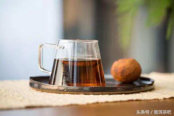 你们家的茶那么淡，为什么那么贵呢？