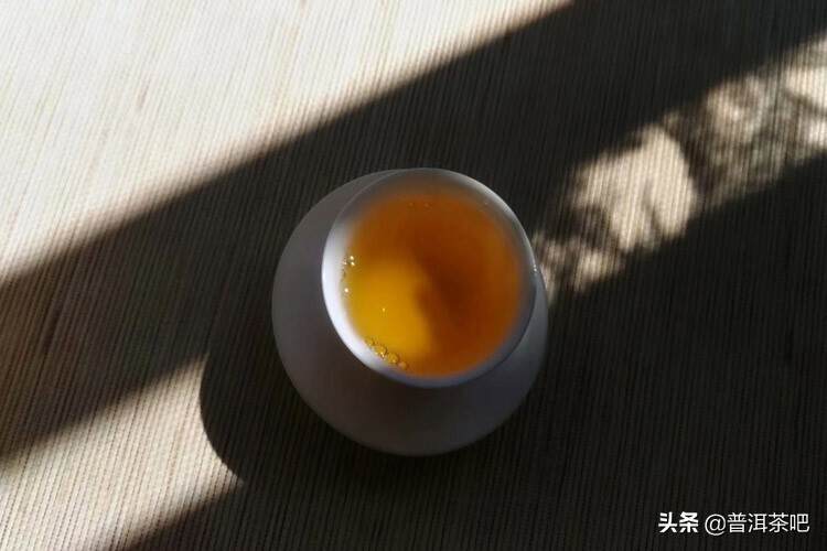 怎么样辨别普洱茶，是否受潮、霉变？