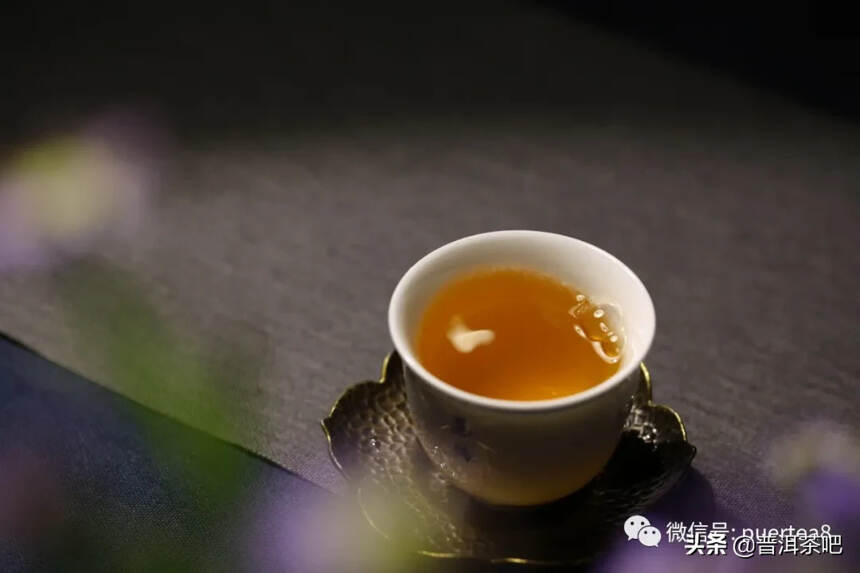 等一杯茶，她会给你最温柔的抚慰与理解