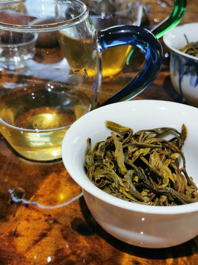 若论普洱茶，必言大叶种，“勐库大雪山大叶茶”