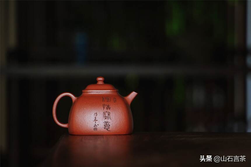 一器成名只为茗，悦来客满是茶香