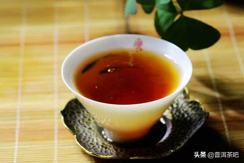 喝普洱茶，淡出一种沁香，浓出一种感悟！