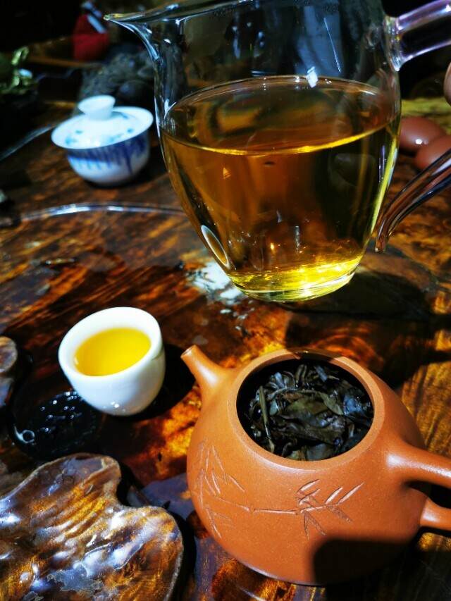 相遇十杯茶，余生越喝越幸福，用感恩将这份好运传递。