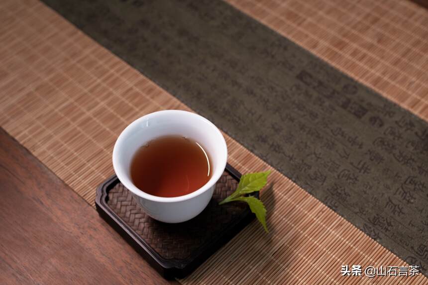在武夷岩茶里，有哪些茶值得推荐？