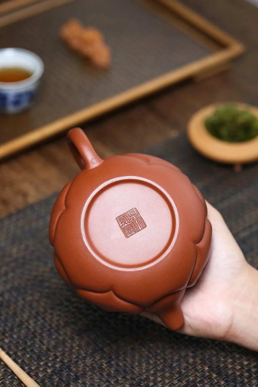 「仿古如意」550cc,红皮龙，吴燕群（正高工艺美术师）