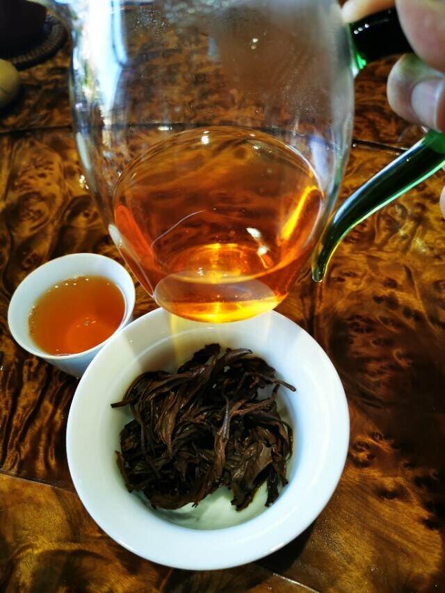 云南传统普洱茶有很多的制作工艺，其中有一种叫做普洱晒红