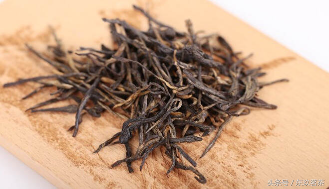 茶中珍品35——滇红（选用大叶种茶树鲜叶，云南功夫红茶）