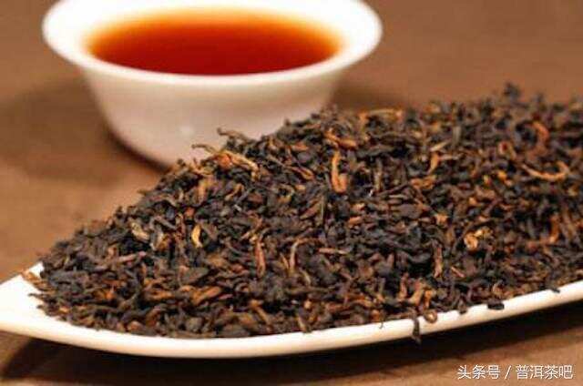 普洱紧条茶的发酵速度为什么快于泡条茶？