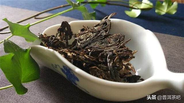 试试在昆明存放了5年的小户赛春茶和秋茶