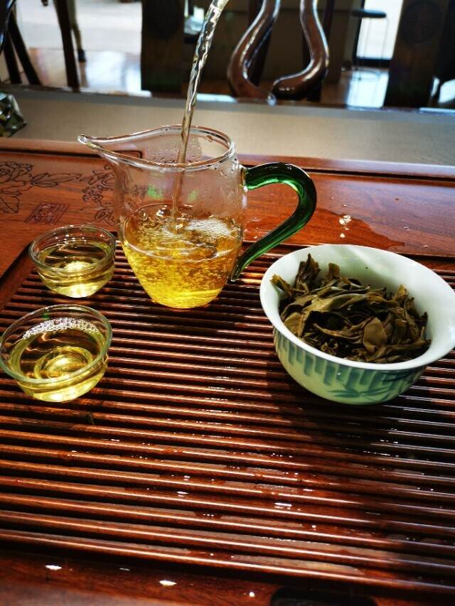 “纯料与拼配”的争论，古树茶如何玩拼配！