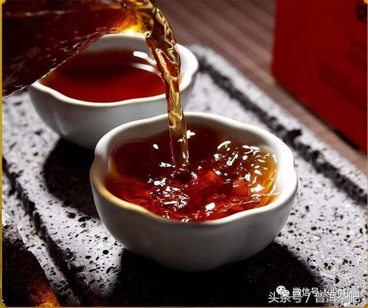 泡一壶暖心茶与岁月