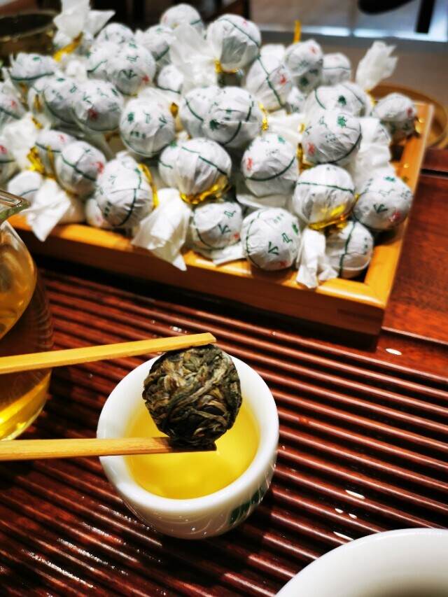 相遇十杯茶，余生越喝越幸福，用感恩将这份好运传递。