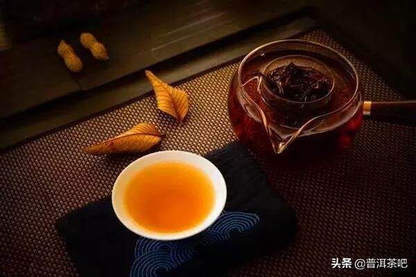 广东人有喝早茶的习惯，为什么他们茶点中的茶，大多是普洱茶？