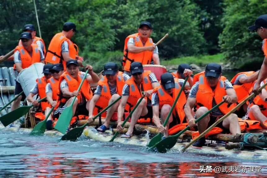 端午：祭河竞渡沐兰汤原为驱邪（武夷山九曲溪端午节举行祭河仪式