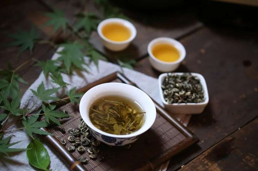 武汉一杯奶茶炒到“200”，新茶饮的崛起能给我们带来哪些启示