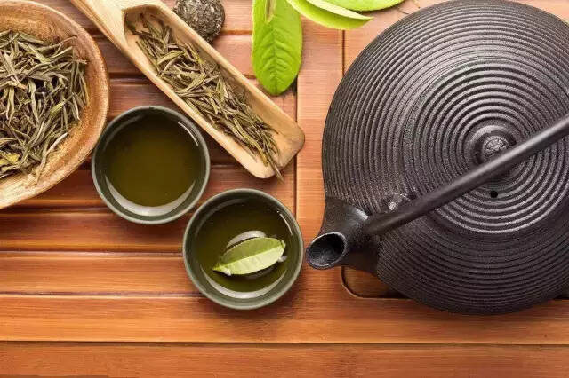 泡茶是学问，敬茶是修养，存茶是技巧