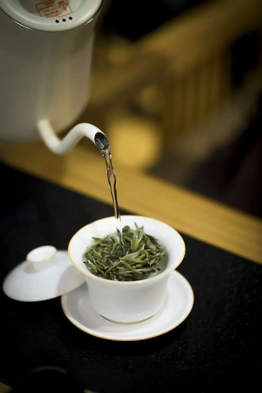 白茶散茶好还是饼茶好？要怎么选？