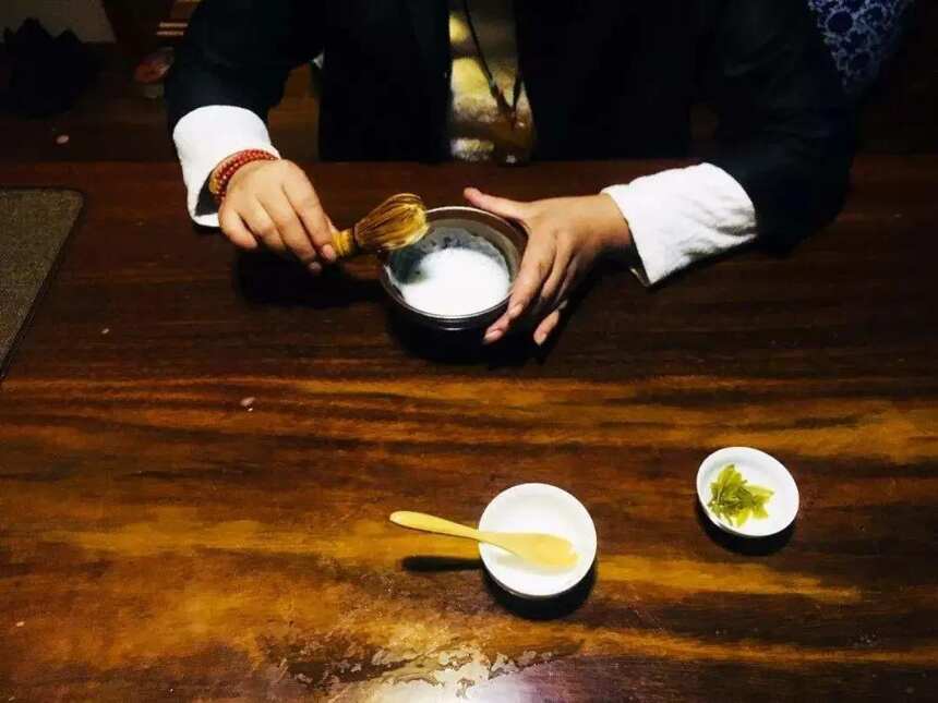 不同年代的人都是怎么喝茶的？