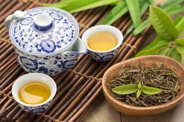 泡茶是学问，敬茶是修养，存茶是技巧