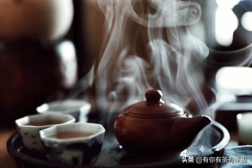 三杯两盏淡茶，天寒茶温，如此足矣