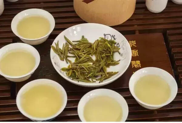 茶要热才好喝吗？看看喝热茶的危害