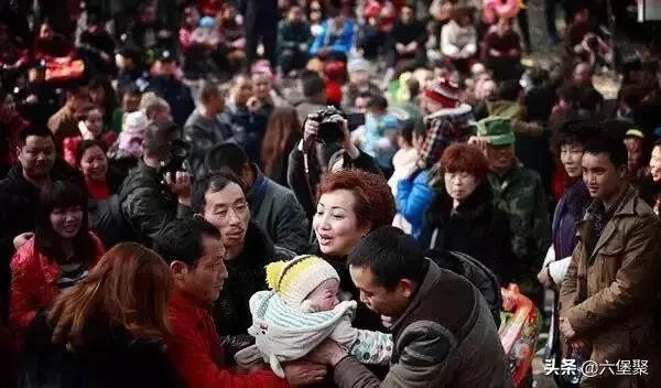 开学季，雨水与元宵相逢，祝你“雨”来愈幸福，“水”岁都平安！