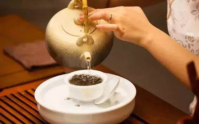 原来泡茶注水转圈圈，茶会更好味