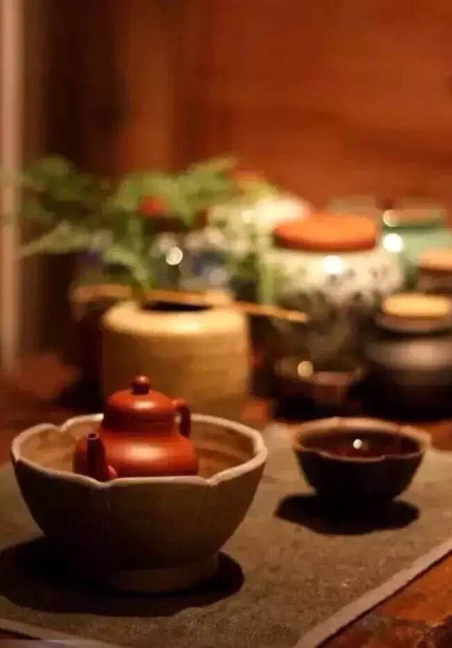 一个人，一盏春茶，静心以待