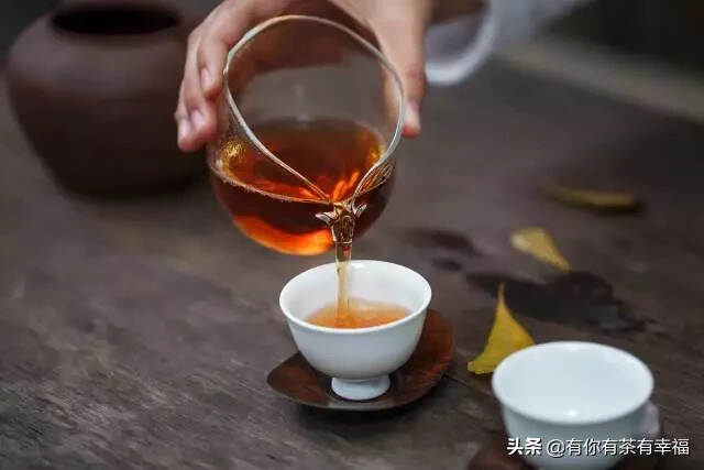 三杯两盏淡茶，天寒茶温，如此足矣