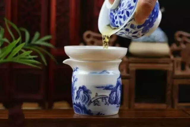 如何泡红茶，才不会又苦又涩？