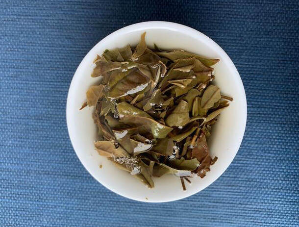 可冲可泡可煮，务实低调的寿眉饼干茶