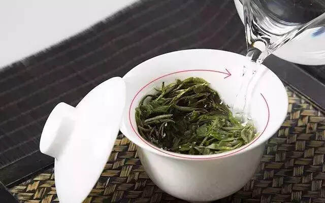 原来泡茶注水转圈圈，茶会更好味