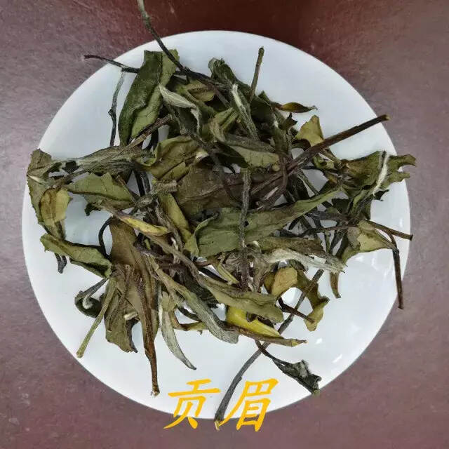 茶，一片绝美漂浮的叶子