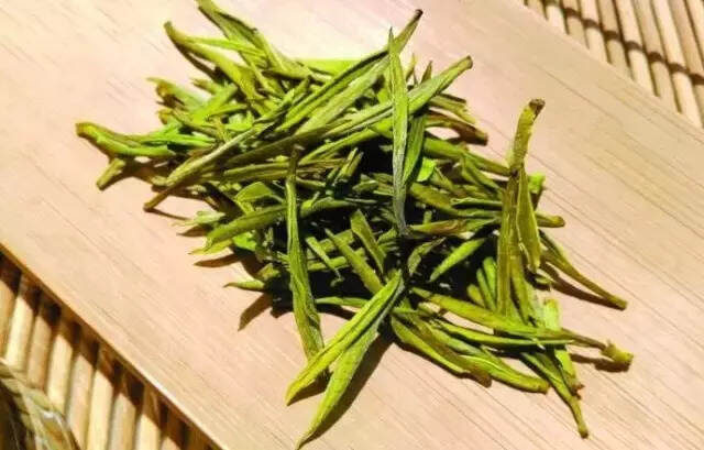 都说“夏饮绿茶”，夏天喝绿茶到底有多好？