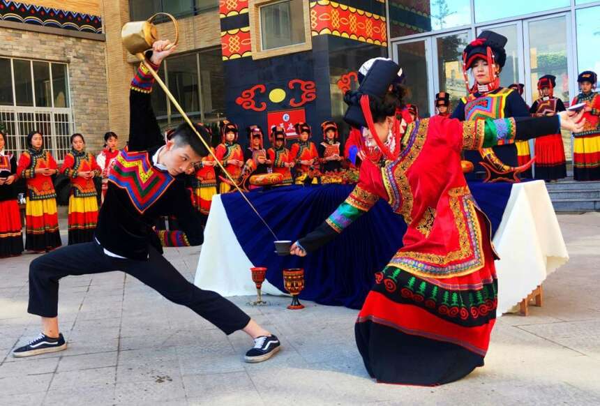 四川茶艺术推广大使王霏女士倾情授艺，师生畅享茶道国粹