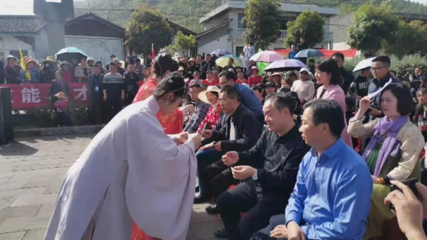 广元市首届茶产业职业技能竞赛采茶与制茶比赛在青川蒿溪举办