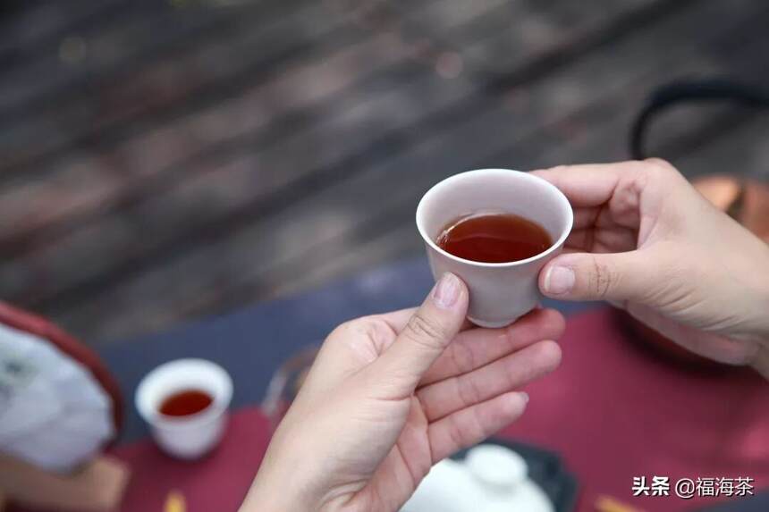 小雪茶语 | 羊城客来茶当酒，竹炉汤沸火初红