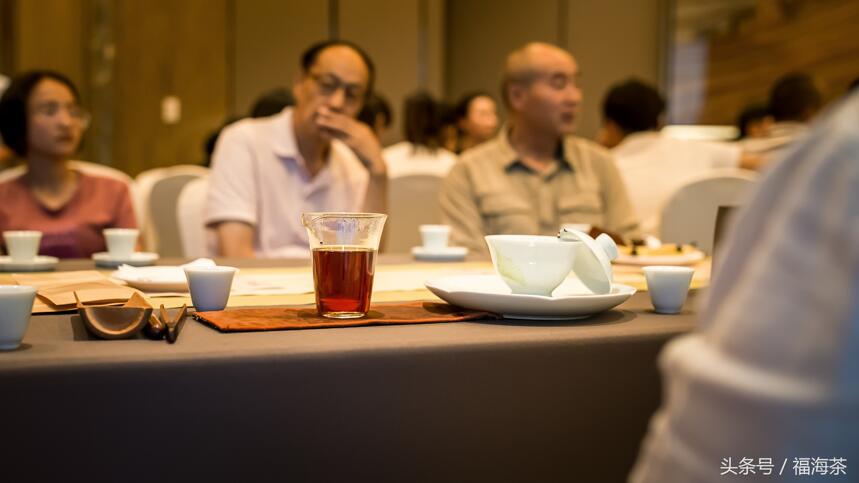 福海熟茶的秘密：普洱茶拼配之美