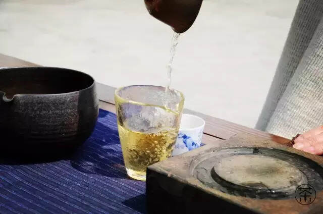 一杯清茶了烦扰